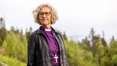 Biskop i Oslo Kari Veiteberg slutter i stillingen som biskop 17. desember. Hun skal tilbake til jobb som bymisjonsprest hos Kirkens Bymisjon i Tøyenkirken. Foto: Den norske kirke