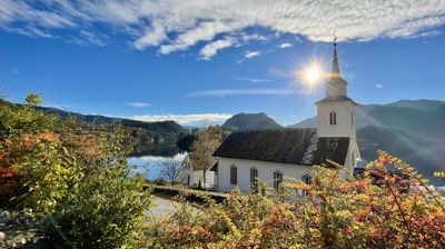 Meir enn teljing: Kyrkja i Alver samlar menneske gjennom heile veka
