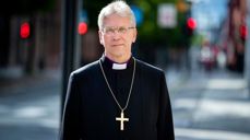 –  Vi kan ikke venne oss til at tusenvis av barn og voksne drepes og skades, mener Den norske kirkes ledende biskop Olav Fykse Tveit (Foto Bo Mathisen / Den norske kirke).