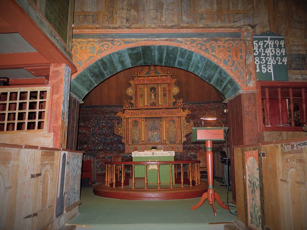 Visitasen startet i den eldste kirken i visitasområdet, Søgne gamle kirke fra 1604.