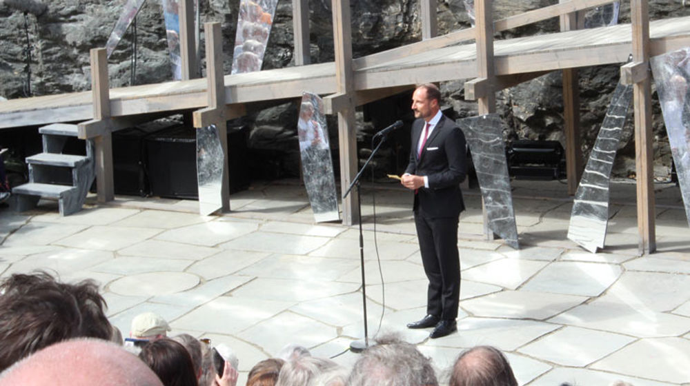 Kronprins Haakon talar i Moster amfi på jubileumsmarkeringa 1. juni