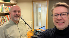 Den nye Olavsfest-direktøren Steinar Larsen (t.v) er denne ukas gjest hos programleder Magne Vik Ranvdal (t.h) i podkasten «På trua laus».
