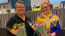 Kristine Sandmæl, leder av Mellomkirkelig råd og Sara Ellen Anne Eira, leder av Samisk kirkeråd.