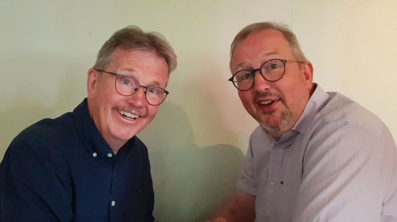 Brødrene Øyvind og Lars Sigurd Tjelle skal lede medarbeiderdagen. Foto: Skjermdump fra Youtube