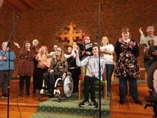 I Norheim kirke opptrådte HEL-koret for første gang siden oppstarten. Foto: Inger Synnøve Stange