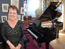 Vi gleder oss over å høre Jorunn Marie, selve pianolæreren spille til konsert! (foto: Johan Støylen/Wesenberg). 
