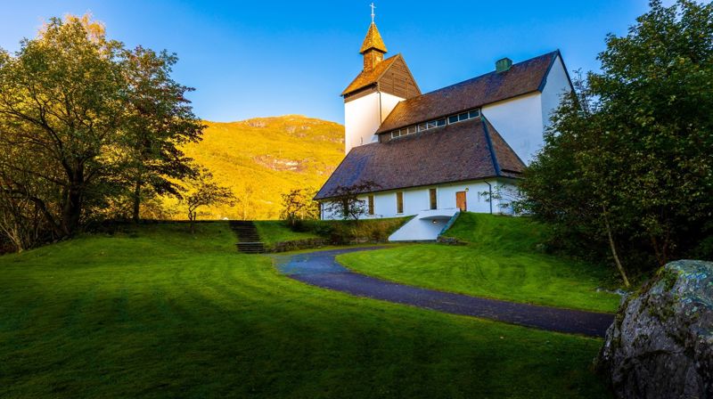 Høyanger kyrkje. Foto: canthun photogroup