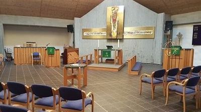 Vassenden kyrkjesenter - eit av tre kyrkjebygg i Jølster