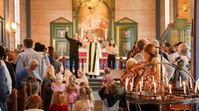 Gudsteneste med utdeling av 4års- book